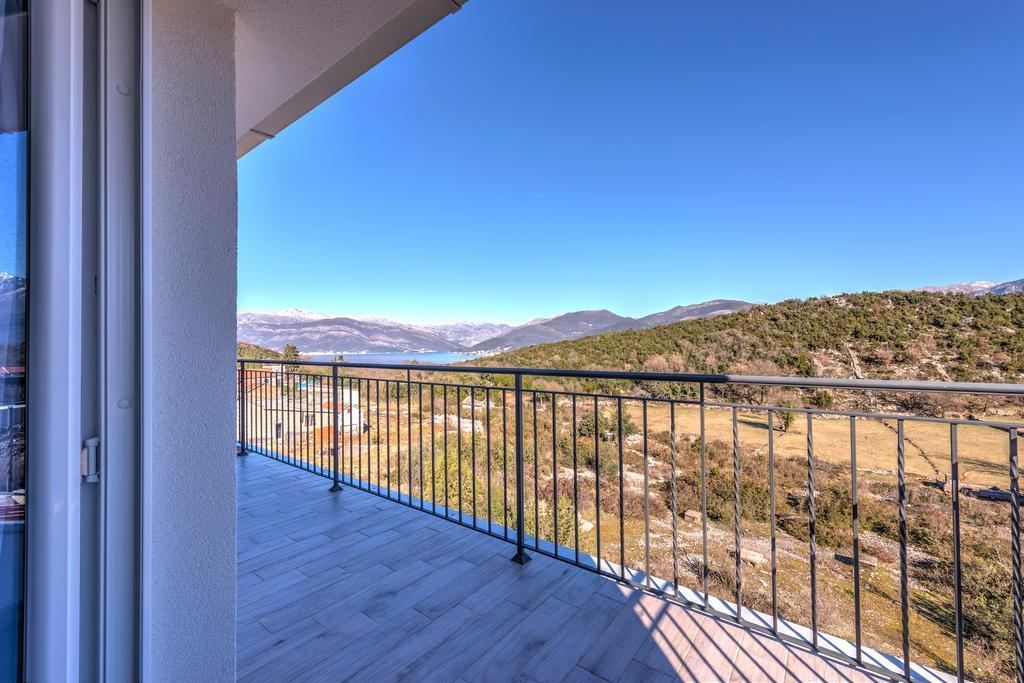 Villa Sandy Apartments Tivat Exterior photo